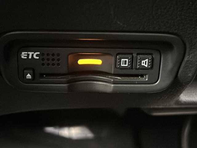 ホンダ ヴェゼル ハイブリッド RS ホンダセンシング 埼玉県 2017(平29)年 4.1万km プレミアムクリスタルレッドM 純正8インチナビ　VXM-175VFEi/バックカメラ/ETC/Honda SENSING/・衝突軽減ブレーキ/・アダプティブクルーズコントロール/・歩行者事故低減ステアリング/・路外逸脱抑制機能/・誤発進抑制機能/・先行車発進お知らせ機能/・標識認識機能/リアクティブフォースペダル/パドルシフト/運転席・助手席シートヒーター/スポーツモード/電子パーキングシステム/ブレーキホールド/アルミペダル/プッシュスタート/ステアリングリモコン/ウィンカーミラー/フロントフォグランプ/純正フロアマット/純正ドアバイザー/純正18インチアルミホイール