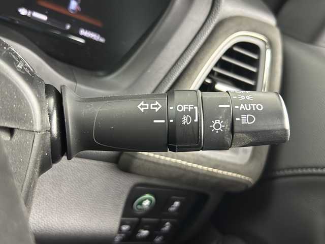 ホンダ ヴェゼル ハイブリッド RS ホンダセンシング 埼玉県 2017(平29)年 4.1万km プレミアムクリスタルレッドM 純正8インチナビ　VXM-175VFEi/バックカメラ/ETC/Honda SENSING/・衝突軽減ブレーキ/・アダプティブクルーズコントロール/・歩行者事故低減ステアリング/・路外逸脱抑制機能/・誤発進抑制機能/・先行車発進お知らせ機能/・標識認識機能/リアクティブフォースペダル/パドルシフト/運転席・助手席シートヒーター/スポーツモード/電子パーキングシステム/ブレーキホールド/アルミペダル/プッシュスタート/ステアリングリモコン/ウィンカーミラー/フロントフォグランプ/純正フロアマット/純正ドアバイザー/純正18インチアルミホイール