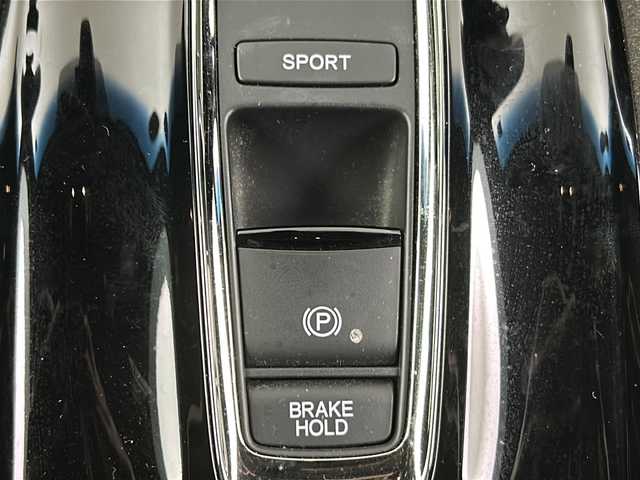 ホンダ ヴェゼル ハイブリッド RS ホンダセンシング 埼玉県 2017(平29)年 4.1万km プレミアムクリスタルレッドM 純正8インチナビ　VXM-175VFEi/バックカメラ/ETC/Honda SENSING/・衝突軽減ブレーキ/・アダプティブクルーズコントロール/・歩行者事故低減ステアリング/・路外逸脱抑制機能/・誤発進抑制機能/・先行車発進お知らせ機能/・標識認識機能/リアクティブフォースペダル/パドルシフト/運転席・助手席シートヒーター/スポーツモード/電子パーキングシステム/ブレーキホールド/アルミペダル/プッシュスタート/ステアリングリモコン/ウィンカーミラー/フロントフォグランプ/純正フロアマット/純正ドアバイザー/純正18インチアルミホイール