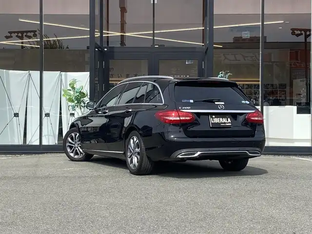 メルセデス・ベンツ Ｃ２００ ステーションワゴンアバンギャルド 福岡県 2015(平27)年 6.2万km オブシディアンブラック ・アダプティブクルーズコントロール/・純正ナビ／ＢＴ／ＵＳＢ/・バックカメラ/・ハーフレザーシート／シートヒーター/・フルセグＴＶ/・ＥＴＣ/・純正１７ＡＷ/・ＬＥＤライト/・パワーバックドア