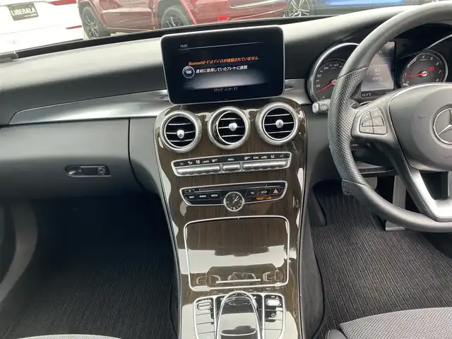 メルセデス・ベンツ Ｃ２００ ステーションワゴンアバンギャルド 福岡県 2015(平27)年 6.2万km オブシディアンブラック ・アダプティブクルーズコントロール/・純正ナビ／ＢＴ／ＵＳＢ/・バックカメラ/・ハーフレザーシート／シートヒーター/・フルセグＴＶ/・ＥＴＣ/・純正１７ＡＷ/・ＬＥＤライト/・パワーバックドア