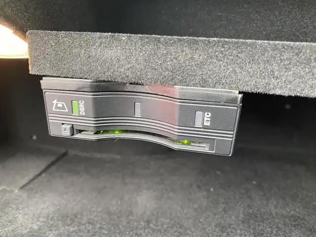 メルセデス・ベンツ Ｃ２００ ステーションワゴンアバンギャルド 福岡県 2015(平27)年 6.2万km オブシディアンブラック ・アダプティブクルーズコントロール/・純正ナビ／ＢＴ／ＵＳＢ/・バックカメラ/・ハーフレザーシート／シートヒーター/・フルセグＴＶ/・ＥＴＣ/・純正１７ＡＷ/・ＬＥＤライト/・パワーバックドア