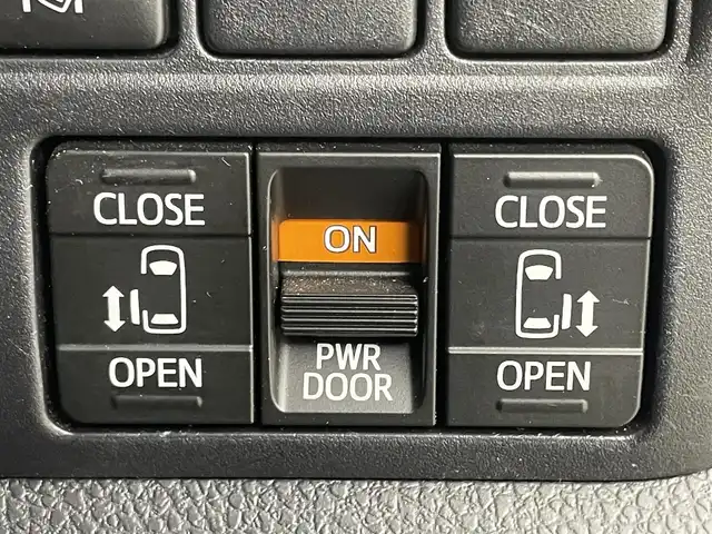 トヨタ ヴォクシー ZS 煌Ⅲ 岡山県 2021(令3)年 3.7万km ホワイトパールクリスタルシャイン アルパインナビ/７WNX/（CD/DVD/TV/BT)/アルパイン10.1インチ後席モニター/バックカメラ/両側パワースライドドア/クルーズコントロール/ビルトインETC/LEDヘッドライト/フォグランプ/オートライト/ハーフレザーシート/前後ドライブレコーダー