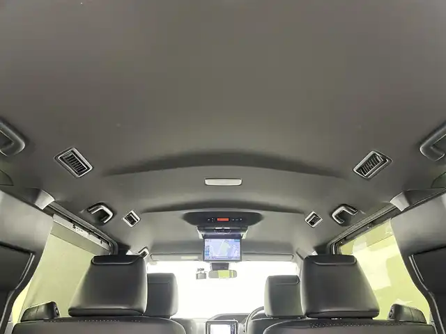 トヨタ ヴォクシー ZS 煌Ⅲ 岡山県 2021(令3)年 3.7万km ホワイトパールクリスタルシャイン アルパインナビ/７WNX/（CD/DVD/TV/BT)/アルパイン10.1インチ後席モニター/バックカメラ/両側パワースライドドア/クルーズコントロール/ビルトインETC/LEDヘッドライト/フォグランプ/オートライト/ハーフレザーシート/前後ドライブレコーダー