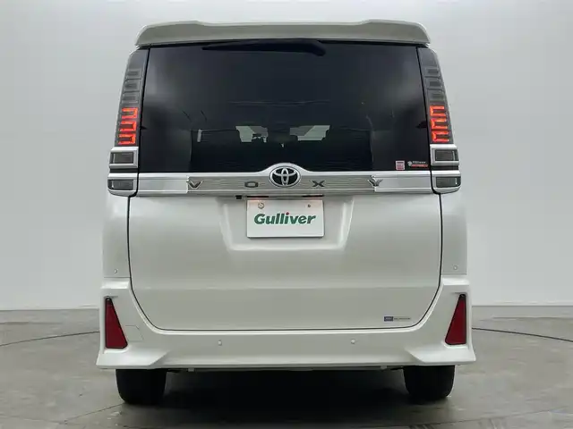 トヨタ ヴォクシー ZS 煌Ⅲ 岡山県 2021(令3)年 3.7万km ホワイトパールクリスタルシャイン アルパインナビ/７WNX/（CD/DVD/TV/BT)/アルパイン10.1インチ後席モニター/バックカメラ/両側パワースライドドア/クルーズコントロール/ビルトインETC/LEDヘッドライト/フォグランプ/オートライト/ハーフレザーシート/前後ドライブレコーダー