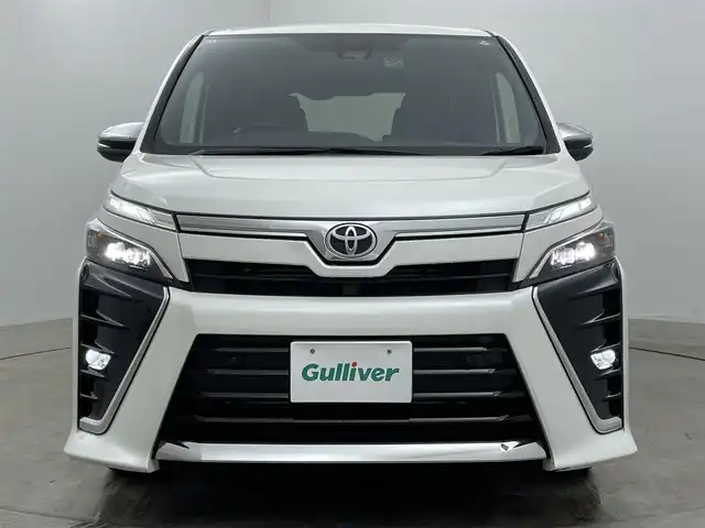 トヨタ ヴォクシー ZS 煌Ⅲ 岡山県 2021(令3)年 3.7万km ホワイトパールクリスタルシャイン アルパインナビ/７WNX/（CD/DVD/TV/BT)/アルパイン10.1インチ後席モニター/バックカメラ/両側パワースライドドア/クルーズコントロール/ビルトインETC/LEDヘッドライト/フォグランプ/オートライト/ハーフレザーシート/前後ドライブレコーダー