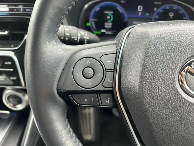 トヨタ ハリアー ハイブリッド Z レザーパッケージ 福島県 2023(令5)年 2.4万km プラチナホワイトパールマイカ モデリスタエアロ(F・S・R)/調光パノラマルーフ/JBLプレミアムサウンドシステム/Toyota Safety Sense/レーダークルーズコントロール/プリクラッシュセーフティ/ドライバー異常時対応システム/レーンキープアシスト/アダプティブハイビームシステム/純正ナビゲーション/【フルセグTV/FM・AM/BT】/ヘッドアップディスプレイ/アラウンドビューモニター/DN席パワーシート/DN席シートヒーター/ステアリングジーター/エンブレムマーク付ドアミラー足元照明/パワーバックドア/革巻きステアリング/ステアリングスイッチ/ETC/USB/スマートキー/プッシュスタート