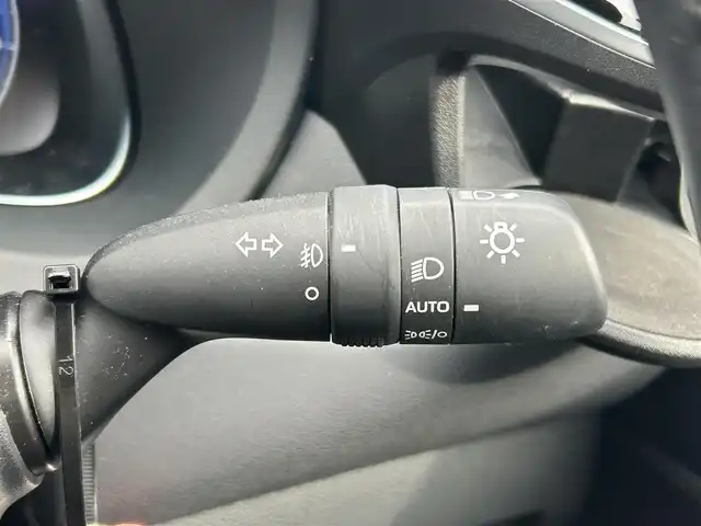 トヨタ ハリアー ハイブリッド Z レザーパッケージ 福島県 2023(令5)年 2.4万km プラチナホワイトパールマイカ モデリスタエアロ(F・S・R)/調光パノラマルーフ/JBLプレミアムサウンドシステム/Toyota Safety Sense/レーダークルーズコントロール/プリクラッシュセーフティ/ドライバー異常時対応システム/レーンキープアシスト/アダプティブハイビームシステム/純正ナビゲーション/【フルセグTV/FM・AM/BT】/ヘッドアップディスプレイ/アラウンドビューモニター/DN席パワーシート/DN席シートヒーター/ステアリングジーター/エンブレムマーク付ドアミラー足元照明/パワーバックドア/革巻きステアリング/ステアリングスイッチ/ETC/USB/スマートキー/プッシュスタート