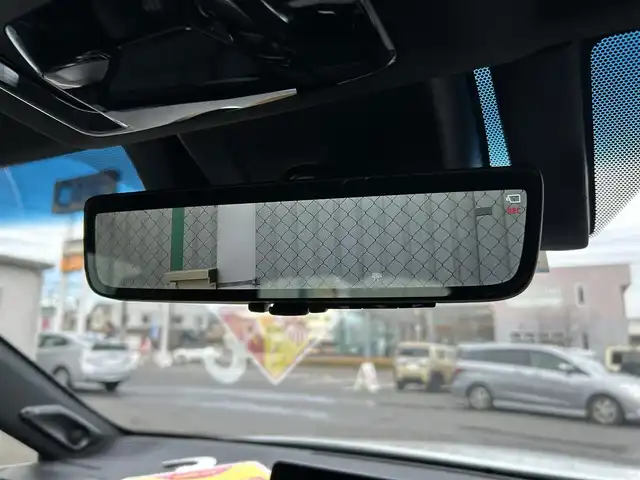 トヨタ ハリアー ハイブリッド Z レザーパッケージ 福島県 2023(令5)年 2.4万km プラチナホワイトパールマイカ モデリスタエアロ(F・S・R)/調光パノラマルーフ/JBLプレミアムサウンドシステム/Toyota Safety Sense/レーダークルーズコントロール/プリクラッシュセーフティ/ドライバー異常時対応システム/レーンキープアシスト/アダプティブハイビームシステム/純正ナビゲーション/【フルセグTV/FM・AM/BT】/ヘッドアップディスプレイ/アラウンドビューモニター/DN席パワーシート/DN席シートヒーター/ステアリングジーター/エンブレムマーク付ドアミラー足元照明/パワーバックドア/革巻きステアリング/ステアリングスイッチ/ETC/USB/スマートキー/プッシュスタート