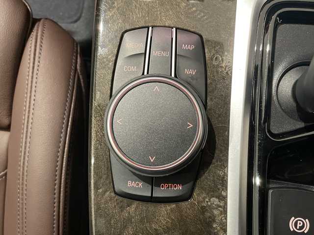 ＢＭＷ Ｘ４ xDrive 30i Mスポーツ 新潟県 2019(平31)年 4.3万km 白 電動パノラマ・ガラス・サンルーフ/BMWライブ・コックピット/ー 12.3インチ マルチ・ディスプレイ・メーター・パネル/ー 10.25インチワイド・コントロール・ディスプレイ/ー HDDナビゲーション・システム/パーキングアシストプラス/ー PDC／パーク・ディスタンス・コントロール/ー パーキング・アシスト/ートップ・ビュー+3Dビュー/ー サイド・ビュー・カメラ/ー リヤ・ビュー・カメラ/ドライビングアシストプラス/ー ACC／アクティブ・クルーズ・コントロール/ー ステアリング&レーン・コントロール・アシスト/ー レーン・ディパーチャー・ウォーニング/ー レーン・チェンジ・ウォーニング/ー アクティブ・サイド・コリジョン・プロテクション/ー 前車接近警告機能/ー 衝突回避・被害軽減ブレーキ/ー 事故回避アシスト/ー 後車衝突警告機能/ー クロストラフィックウォーニング/BMWヘッドアップ・ディスプレイ/パワーシート/ミラー一体型ETC