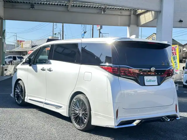 トヨタ アルファード Z 埼玉県 2024(令6)年 0.4万km プラチナホワイトパールマイカ ・ワンオーナー　/・パノラマルーフ　/・モデリスタエアロ　/・ユニバーサルステップ　/・WALD21インチアルミ（ジェニュインラインF-００１）/21インチ　　9.0J　/・純正アルミサマータイヤ付き車載　/・トヨタチームメイト　/・純正ナビTV　/・13.2インチ有機ELフリップダウンモニター　/・TVキャンセラー/・アラウンドビューモニター/・ETC２．０/・ヘットアップディスプレイ/・デジタルインナミラー/・前後ドライブレコーダー/・リアフィルム施工/・スマートキー×２/・プッシュスタート/・保証書/・取説
