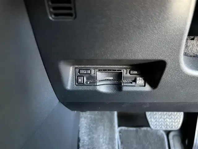 トヨタ アルファード Z 埼玉県 2024(令6)年 0.4万km プラチナホワイトパールマイカ ・ワンオーナー　/・パノラマルーフ　/・モデリスタエアロ　/・ユニバーサルステップ　/・WALD21インチアルミ（ジェニュインラインF-００１）/21インチ　　9.0J　/・純正アルミサマータイヤ付き車載　/・トヨタチームメイト　/・純正ナビTV　/・13.2インチ有機ELフリップダウンモニター　/・TVキャンセラー/・アラウンドビューモニター/・ETC２．０/・ヘットアップディスプレイ/・デジタルインナミラー/・前後ドライブレコーダー/・リアフィルム施工/・スマートキー×２/・プッシュスタート/・保証書/・取説