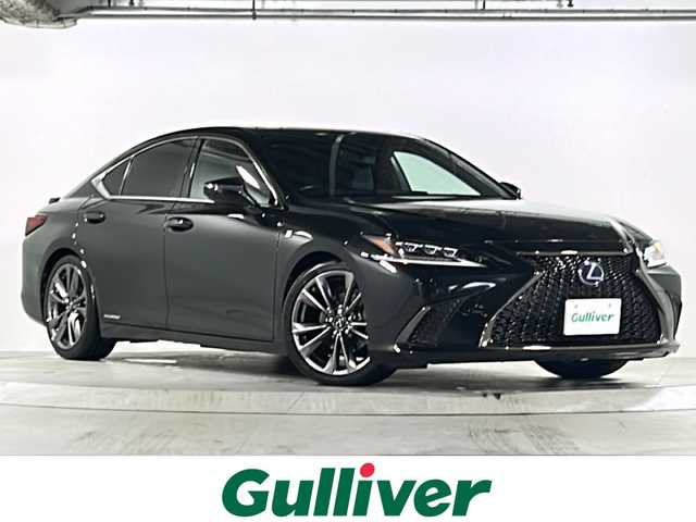レクサス ＥＳ 300h Fスポーツ 広島県 2019(平31)年 7.7万km グラファイトブラックガラスフレーク 禁煙車/サンルーフ/黒革シート/レクサスセーフティ/・プリクラッシュセーフティ/・レーンディパーチャーアラート/・レーントレーシングアシスト/・オートマチックハイビーム/・先行車発進告知/・ロードサインアシスト/BSM/クリアランスソナー/ヘッドアップディスプレイ/純正ナビ/（Bluetooth/SD/CD/DVD/Blu-ray/AUX/USB/フルセグTV)/バックカメラ/ステアリングスイッチ/ステアリングヒーター/オートライト/シートヒーター／ベンチレーション/純正ドライブレコーダー/ＥＴＣ２．０/３眼ＬＥＤヘッドライト/シーケンシャルターンランプ/パワーシート/シートメモリー/純正フロアマット/純正19インチアルミホイール