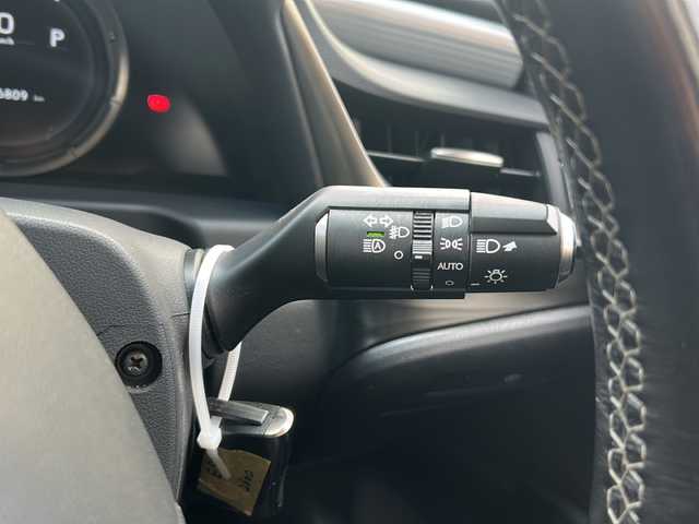 レクサス ＥＳ 300h Fスポーツ 広島県 2019(平31)年 7.7万km グラファイトブラックガラスフレーク 禁煙車/サンルーフ/黒革シート/レクサスセーフティ/・プリクラッシュセーフティ/・レーンディパーチャーアラート/・レーントレーシングアシスト/・オートマチックハイビーム/・先行車発進告知/・ロードサインアシスト/BSM/クリアランスソナー/ヘッドアップディスプレイ/純正ナビ/（Bluetooth/SD/CD/DVD/Blu-ray/AUX/USB/フルセグTV)/バックカメラ/ステアリングスイッチ/ステアリングヒーター/オートライト/シートヒーター／ベンチレーション/純正ドライブレコーダー/ＥＴＣ２．０/３眼ＬＥＤヘッドライト/シーケンシャルターンランプ/パワーシート/シートメモリー/純正フロアマット/純正19インチアルミホイール