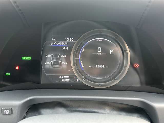 レクサス ＥＳ 300h Fスポーツ 広島県 2019(平31)年 7.7万km グラファイトブラックガラスフレーク 禁煙車/サンルーフ/黒革シート/レクサスセーフティ/・プリクラッシュセーフティ/・レーンディパーチャーアラート/・レーントレーシングアシスト/・オートマチックハイビーム/・先行車発進告知/・ロードサインアシスト/BSM/クリアランスソナー/ヘッドアップディスプレイ/純正ナビ/（Bluetooth/SD/CD/DVD/Blu-ray/AUX/USB/フルセグTV)/バックカメラ/ステアリングスイッチ/ステアリングヒーター/オートライト/シートヒーター／ベンチレーション/純正ドライブレコーダー/ＥＴＣ２．０/３眼ＬＥＤヘッドライト/シーケンシャルターンランプ/パワーシート/シートメモリー/純正フロアマット/純正19インチアルミホイール