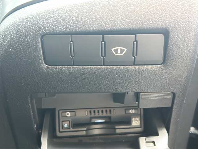 レクサス ＥＳ 300h Fスポーツ 広島県 2019(平31)年 7.7万km グラファイトブラックガラスフレーク 禁煙車/サンルーフ/黒革シート/レクサスセーフティ/・プリクラッシュセーフティ/・レーンディパーチャーアラート/・レーントレーシングアシスト/・オートマチックハイビーム/・先行車発進告知/・ロードサインアシスト/BSM/クリアランスソナー/ヘッドアップディスプレイ/純正ナビ/（Bluetooth/SD/CD/DVD/Blu-ray/AUX/USB/フルセグTV)/バックカメラ/ステアリングスイッチ/ステアリングヒーター/オートライト/シートヒーター／ベンチレーション/純正ドライブレコーダー/ＥＴＣ２．０/３眼ＬＥＤヘッドライト/シーケンシャルターンランプ/パワーシート/シートメモリー/純正フロアマット/純正19インチアルミホイール