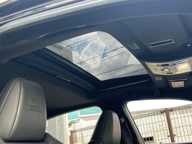 レクサス ＥＳ 300h Fスポーツ 広島県 2019(平31)年 7.7万km グラファイトブラックガラスフレーク 禁煙車/サンルーフ/黒革シート/レクサスセーフティ/・プリクラッシュセーフティ/・レーンディパーチャーアラート/・レーントレーシングアシスト/・オートマチックハイビーム/・先行車発進告知/・ロードサインアシスト/BSM/クリアランスソナー/ヘッドアップディスプレイ/純正ナビ/（Bluetooth/SD/CD/DVD/Blu-ray/AUX/USB/フルセグTV)/バックカメラ/ステアリングスイッチ/ステアリングヒーター/オートライト/シートヒーター／ベンチレーション/純正ドライブレコーダー/ＥＴＣ２．０/３眼ＬＥＤヘッドライト/シーケンシャルターンランプ/パワーシート/シートメモリー/純正フロアマット/純正19インチアルミホイール