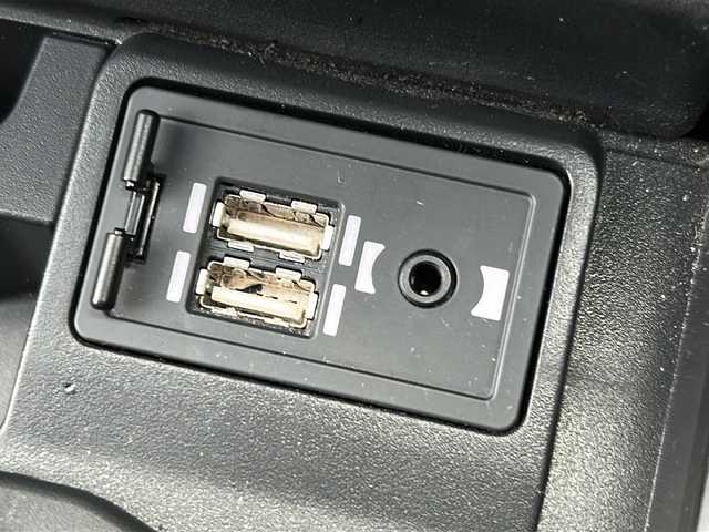 レクサス ＥＳ 300h Fスポーツ 広島県 2019(平31)年 7.7万km グラファイトブラックガラスフレーク 禁煙車/サンルーフ/黒革シート/レクサスセーフティ/・プリクラッシュセーフティ/・レーンディパーチャーアラート/・レーントレーシングアシスト/・オートマチックハイビーム/・先行車発進告知/・ロードサインアシスト/BSM/クリアランスソナー/ヘッドアップディスプレイ/純正ナビ/（Bluetooth/SD/CD/DVD/Blu-ray/AUX/USB/フルセグTV)/バックカメラ/ステアリングスイッチ/ステアリングヒーター/オートライト/シートヒーター／ベンチレーション/純正ドライブレコーダー/ＥＴＣ２．０/３眼ＬＥＤヘッドライト/シーケンシャルターンランプ/パワーシート/シートメモリー/純正フロアマット/純正19インチアルミホイール