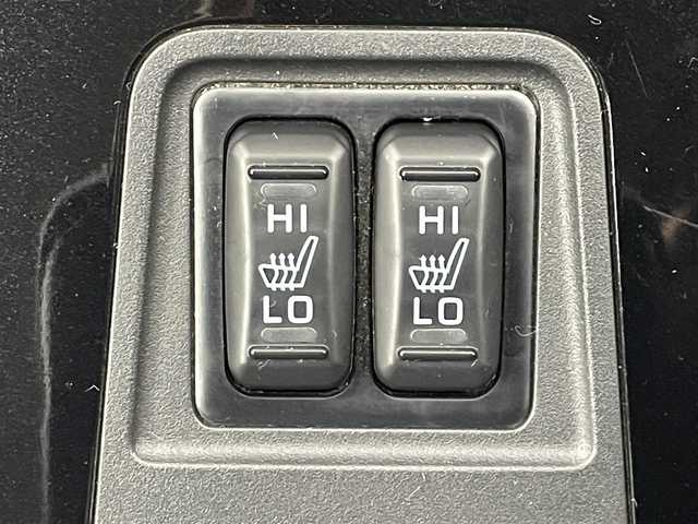 三菱 アウトランダー ＰＨＥＶ G 大分県 2019(平31)年 4.1万km シルキーホワイト 社外ナビ/（CD/DVD/BT/フルセグ）/全方位カメラ/衝突軽減ブレーキ/レーダークルーズコントロール/レーンキープアシスト/BSM/オートマチックハイビーム/D席パワーシート/前席シートヒーター/パワーバックドア/ステアリングヒーター/パドルシフト/前方ドライブレコーダー/電子パーキング/オートホールド/純正18インチアルミホイール/社外フロアマット/車両取扱説明書/保証書/スペアキー