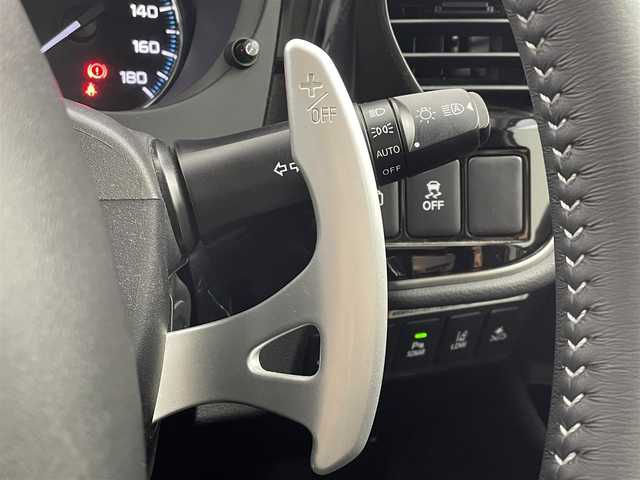 三菱 アウトランダー ＰＨＥＶ G 大分県 2019(平31)年 4.1万km シルキーホワイト 社外ナビ/（CD/DVD/BT/フルセグ）/全方位カメラ/衝突軽減ブレーキ/レーダークルーズコントロール/レーンキープアシスト/BSM/オートマチックハイビーム/D席パワーシート/前席シートヒーター/パワーバックドア/ステアリングヒーター/パドルシフト/前方ドライブレコーダー/電子パーキング/オートホールド/純正18インチアルミホイール/社外フロアマット/車両取扱説明書/保証書/スペアキー