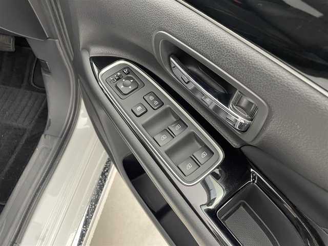 三菱 アウトランダー ＰＨＥＶ G 大分県 2019(平31)年 4.1万km シルキーホワイト 社外ナビ/（CD/DVD/BT/フルセグ）/全方位カメラ/衝突軽減ブレーキ/レーダークルーズコントロール/レーンキープアシスト/BSM/オートマチックハイビーム/D席パワーシート/前席シートヒーター/パワーバックドア/ステアリングヒーター/パドルシフト/前方ドライブレコーダー/電子パーキング/オートホールド/純正18インチアルミホイール/社外フロアマット/車両取扱説明書/保証書/スペアキー