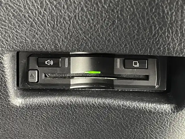 トヨタ シエンタ ファンベースG 熊本県 2020(令2)年 2.5万km ブラックマイカ/ベージュ 2トーン 社外ナビXF11Z（ＣＤ・ＤＶＤ・フルセグ・ＢＴ・ＵＳＢ）/アルパイン後席モニター　/バックカメラ　/前後ドライブレコーダー　/ビルトインＥＴＣ　/両側パワースライドドア　/前後クリアランスソナー　/トヨタセーフティーセンス/・プリクラッシュセーフティ/・レーンディパーチャーアラート/・パーキングサポートブレーキ/・オートマチックハイビーム/横滑り防止/アイドリングストップ/純正フロアマット/オートライト/LEDヘッドライト/フォグライト/スマートキー/プッシュスタート/スペアキー1本/保証書/取扱説明書