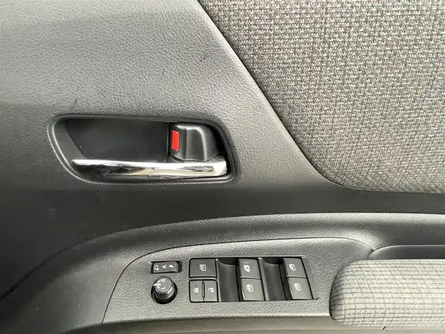 トヨタ シエンタ ファンベースG 熊本県 2020(令2)年 2.5万km ブラックマイカ/ベージュ 2トーン 社外ナビXF11Z（ＣＤ・ＤＶＤ・フルセグ・ＢＴ・ＵＳＢ）/アルパイン後席モニター　/バックカメラ　/前後ドライブレコーダー　/ビルトインＥＴＣ　/両側パワースライドドア　/前後クリアランスソナー　/トヨタセーフティーセンス/・プリクラッシュセーフティ/・レーンディパーチャーアラート/・パーキングサポートブレーキ/・オートマチックハイビーム/横滑り防止/アイドリングストップ/純正フロアマット/オートライト/LEDヘッドライト/フォグライト/スマートキー/プッシュスタート/スペアキー1本/保証書/取扱説明書