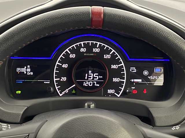 日産 ノート e－パワー ニスモ 新潟県 2017(平29)年 4.6万km 白 衝突被害軽減システム/レーンキープアシスト/コーナーセンサー/純正SDナビ【MM316D-W】/フルセグTV/バックカメラ/DVD再生機能/Bluetooth接続/ETC/純正フロアマット/デジタルインナーミラー/スマートキー