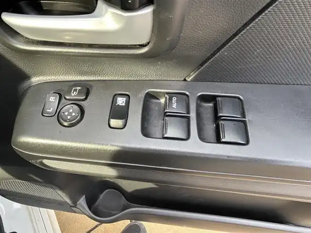 スズキ ワゴンＲ HYBRID FZ 宮崎県 2020(令2)年 4.5万km ピュアホワイトP 純正ナビ(BT/CD/DVD)/フルセグTV/ビルトインETC/パーキングセンサー/セーフティサポート/・デュアルセンサーブレーキサポート/・後退時ブレーキサポート/・ハイビームアシスト機能/・誤発進抑制機能(前後)/・車線逸脱警報機能/・ふらつき警報機能/・先行車発進お知らせ機能/LEDヘッドランプ/オートライト/オートエアコン/本革巻きステアリング/ステアリングスイッチ/運転席シートヒーター/純正14インチアルミホイール/キーレスプッシュスタートシステム/禁煙車