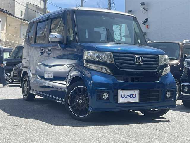 ホンダ Ｎ ＢＯＸ カスタム ターボ SSパッケージ 福岡県 2015(平27)年 9.1万km プレミアムダイナミックブルーパール (株)IDOMが運営する【じしゃロン八幡西店】の自社ローン専用車両になります。こちらは現金またはオートローンご利用時の価格です。自社ローンご希望の方は別途その旨お申付け下さい/ディーラーオプションナビ/・BLUETOOTH/・CD/・DVD/・フルセグTV/ETC/ドライブレコーダー（KLC00823）/プッシュスタート/オートライト/ドアバイザー/ISOFIX/フリップダウンモニター（VM-155EN）/シートヒーター
