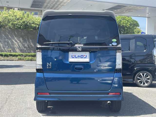 ホンダ Ｎ ＢＯＸ カスタム ターボ SSパッケージ 福岡県 2015(平27)年 9.1万km プレミアムダイナミックブルーパール (株)IDOMが運営する【じしゃロン八幡西店】の自社ローン専用車両になります。こちらは現金またはオートローンご利用時の価格です。自社ローンご希望の方は別途その旨お申付け下さい/ディーラーオプションナビ/・BLUETOOTH/・CD/・DVD/・フルセグTV/ETC/ドライブレコーダー（KLC00823）/プッシュスタート/オートライト/ドアバイザー/ISOFIX/フリップダウンモニター（VM-155EN）/シートヒーター