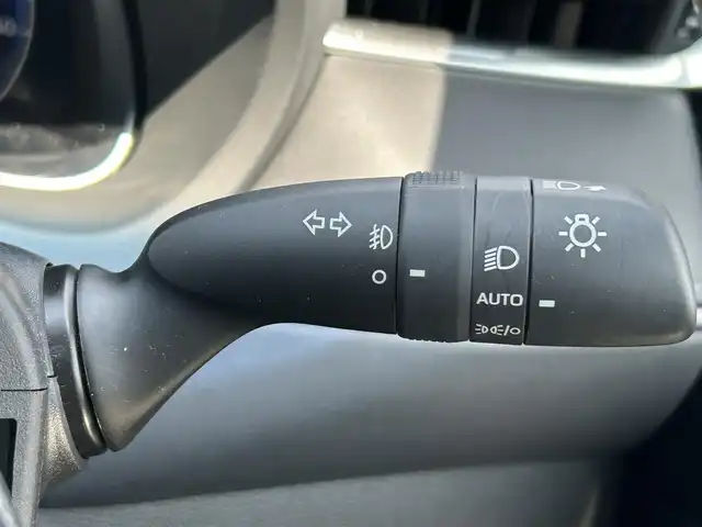 トヨタ ハリアー G 茨城県 2023(令5)年 0.5万km プラチナホワイトパールマイカ ワンオーナー/純正ナビ12.3インチナビ/保証書/取扱説明書/スペアキー/デジタルインナーミラー/ハーフレザーシート/フルセグTV/バックカメラ/LEDライト/オートライト/オートマチックハイビーム/電動リアゲート/左右独立式エアコン/モデリスタフルエアロ（前横後）/コーナーセンサー