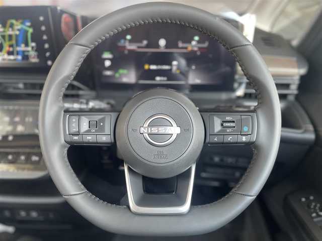日産 セレナ e－パワー ハイウェイスター V 大阪府 2025(令7)年 0.1千km プリズムホワイト 360°セーフティ/　・アダプティブLEDヘッドライトシステム /　・360°セーフティアシスト/　・インテリジェントエマージェンシーブレーキ/　・アダプティブLEDヘッドライトシステム/　・インテリジェントDA(ふらつき警報)/　・インテリジェント LI（車線逸脱防止支援システム）+LDW（車線逸脱警報）/　・プロパイロット/　・クリアランスソナー/インテリジェントルームミラー/電動パーキングブレーキ/オートブレーキホールド/後席モニター/純正ナビ/　Bluetooth/HDMI/インテリジェントアラウンドビューモニター/バックカメラ/両側パワースライドドア/運転席側ハンズフリーオートスライドドア/LEDオートライト/ハーフレザー/純正16インチアルミホイール/スマートキー/ビルトインETC/ワイヤレス充電器/リアオートエアコン
