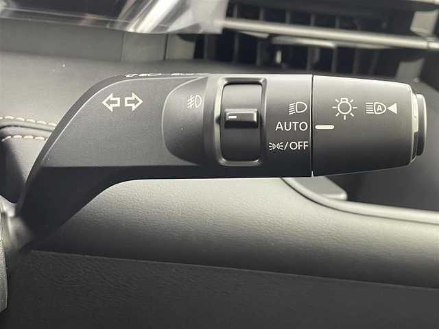 日産 セレナ e－パワー ハイウェイスター V 大阪府 2025(令7)年 0.1千km プリズムホワイト 360°セーフティ/　・アダプティブLEDヘッドライトシステム /　・360°セーフティアシスト/　・インテリジェントエマージェンシーブレーキ/　・アダプティブLEDヘッドライトシステム/　・インテリジェントDA(ふらつき警報)/　・インテリジェント LI（車線逸脱防止支援システム）+LDW（車線逸脱警報）/　・プロパイロット/　・クリアランスソナー/インテリジェントルームミラー/電動パーキングブレーキ/オートブレーキホールド/後席モニター/純正ナビ/　Bluetooth/HDMI/インテリジェントアラウンドビューモニター/バックカメラ/両側パワースライドドア/運転席側ハンズフリーオートスライドドア/LEDオートライト/ハーフレザー/純正16インチアルミホイール/スマートキー/ビルトインETC/ワイヤレス充電器/リアオートエアコン
