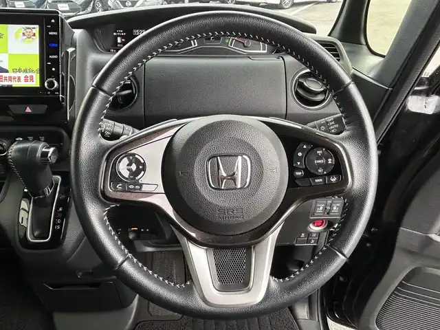 ホンダ Ｎ ＢＯＸ カスタム G L ターボ ホンダセンシング 愛媛県 2020(令2)年 3.7万km クリスタルブラックパール 純正8型ナビ/バックカメラ/両側電動スライドドア/アダプティブクルーズコントロール/衝突被害軽減装置/車線逸脱防止装置/LEDヘッドライト/アイドリングストップ/パドルシフト/黒半革温シート/電格ミラー/バックソナー/ETC/ドアバイザー/現状サマー(純正AW)(165/55/R15)/DUNLOP ENASAVE EC300/禁煙車