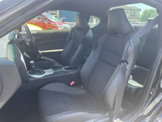 トヨタ ８６ GT リミテッド 三重県 2016(平28)年 4.5万km クリスタルブラックシリカ 後期型/モデリスタエアロ/225/35R19インチRAYSアルミホイール/GReddyマフラー/社外SDナビ/フルセグTV/【CD/DVD/SD/Bluetooth】/バックカメラ/ETC/パドルシフト/クルーズコントロール/ハーフレザーシート/D/N席シートヒーター/オートライト/LEDヘッドランプ/LEDフロントフォグランプ/プッシュスタート/スマートキー/スペアキー/純正フロアマット