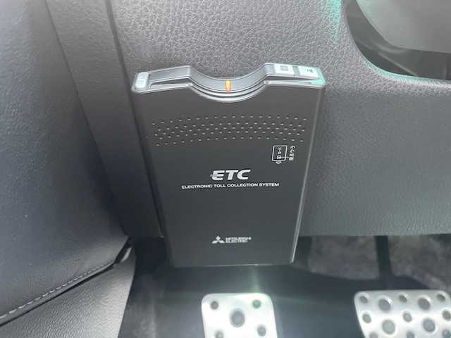 トヨタ ８６ GT リミテッド 三重県 2016(平28)年 4.5万km クリスタルブラックシリカ 後期型/モデリスタエアロ/225/35R19インチRAYSアルミホイール/GReddyマフラー/社外SDナビ/フルセグTV/【CD/DVD/SD/Bluetooth】/バックカメラ/ETC/パドルシフト/クルーズコントロール/ハーフレザーシート/D/N席シートヒーター/オートライト/LEDヘッドランプ/LEDフロントフォグランプ/プッシュスタート/スマートキー/スペアキー/純正フロアマット
