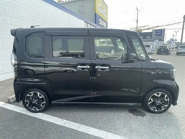 ホンダ Ｎ ＢＯＸ G L ターボ ホンダセンシング 熊本県 2018(平30)年 10.1万km クリスタルブラックパール (株)IDOMが運営する【じしゃロン熊本店】の自社ローン専用車両になります。こちらは現金またはオートローンご利用時の価格です。自社ローンご希望の方は別途その旨お申付け下さい　/Carrozzeria製8インチSDナビ【AVIC-RL901】/　（フルセグTV・Bluetooth・DVD・AM/FM）/バックカメラ/Yupiteru製レーダー探知機【GWR303ｓｄ】/前後ドライブレコーダー/ビルトインＥＴＣ/ステアリングスイッチ/クルーズコントロール/コーナーセンサー/衝突軽減ブレーキ/横滑り防止装置/レーンアシスト/オートライト/両側パワースライドドア/パドルシフト/電動格納ウィンカーミラー/ドアバイザー/ISOFIX/カーテンエアバック/純正フロアマット/純正LEDヘッドライト/純正15インチアルミホイール