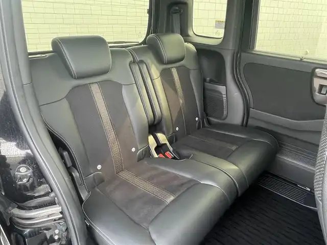 ホンダ Ｎ ＢＯＸ G L ターボ ホンダセンシング 熊本県 2018(平30)年 10.1万km クリスタルブラックパール (株)IDOMが運営する【じしゃロン熊本店】の自社ローン専用車両になります。こちらは現金またはオートローンご利用時の価格です。自社ローンご希望の方は別途その旨お申付け下さい　/Carrozzeria製8インチSDナビ【AVIC-RL901】/　（フルセグTV・Bluetooth・DVD・AM/FM）/バックカメラ/Yupiteru製レーダー探知機【GWR303ｓｄ】/前後ドライブレコーダー/ビルトインＥＴＣ/ステアリングスイッチ/クルーズコントロール/コーナーセンサー/衝突軽減ブレーキ/横滑り防止装置/レーンアシスト/オートライト/両側パワースライドドア/パドルシフト/電動格納ウィンカーミラー/ドアバイザー/ISOFIX/カーテンエアバック/純正フロアマット/純正LEDヘッドライト/純正15インチアルミホイール