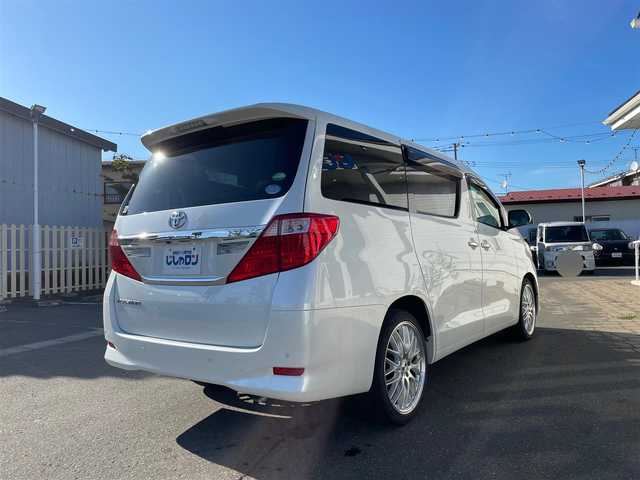 トヨタ アルファード 240X 秋田県 2012(平24)年 12.1万km ホワイトパールクリスタルシャイン (株)IDOMが運営する【じしゃロン 秋田店】の自社ローン専用車両になります。こちらは現金またはオートローンご利用時の価格です。自社ローンご希望の方は別途その旨お申付け下さい//////////メモリナビ/フルセグテレビ/バックカメラ/ウィンカーミラー/ドアバイザー/プッシュスタート/両側パワースライドドア/ETC/フリップダウンモニター/スマートキー