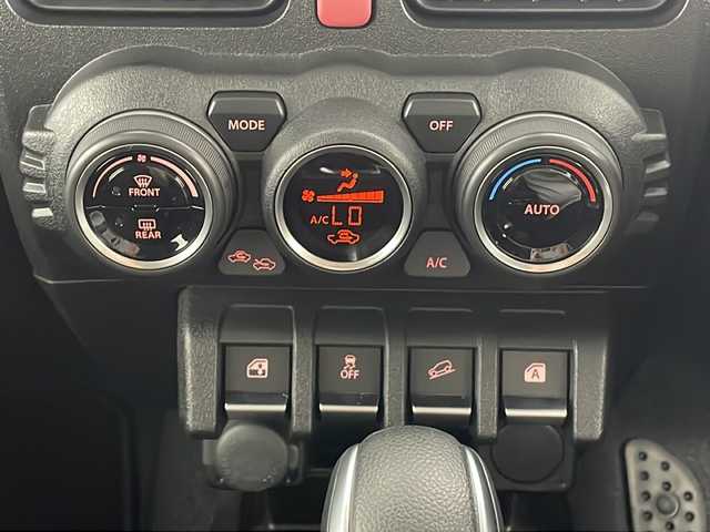 スズキ ジムニー シエラ JC 秋田県 2024(令6)年 1万km ミディアムグレー 4WD/社外メモリナビ　/フルセグTV/CD/DVD/BT　/バックカメラ　/衝突軽減ブレーキ　/クルーズコントロール　/前席シートヒーター　/ＥＴＣ　/前方ドライブレコーダー　/ＬＥＤヘッドライト　/ローダウン　/純正足回り車載　/オートライト　/アイドリングストップ/スマートキー/純正フロアマット/社外アルミホイール