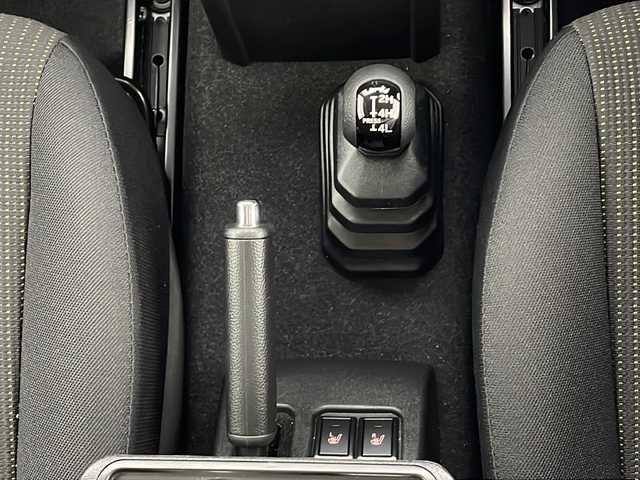 スズキ ジムニー シエラ JC 秋田県 2024(令6)年 1万km ミディアムグレー 4WD/社外メモリナビ　/フルセグTV/CD/DVD/BT　/バックカメラ　/衝突軽減ブレーキ　/クルーズコントロール　/前席シートヒーター　/ＥＴＣ　/前方ドライブレコーダー　/ＬＥＤヘッドライト　/ローダウン　/純正足回り車載　/オートライト　/アイドリングストップ/スマートキー/純正フロアマット/社外アルミホイール