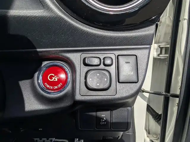 トヨタ アクア G G’s 福井県 2015(平27)年 4万km ライムホワイトパールクリスタルシャイン 純正17インチAW/LEDヘッドライト/Fフォグ/クルーズコントロール/バックカメラ/ETC/アイドリングストップ/純正7インチSDナビ/フルセグテレビ/横滑り防止装置/ダブルエアバッグ/純正フロアマット/スマートキー