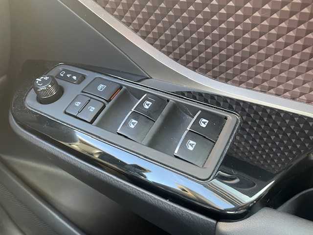 トヨタ Ｃ－ＨＲ G 愛知県 2017(平29)年 7.7万km ブラックマイカ 純正ホイール/社外ナビＴＶ/バックカメラ/ＥＴＣ/純正フロアマット/ドアバイザー/クルーズコントロール/スマートキ―/コーナーセンサー/横滑り防止装置/シートヒーター/レーンキープアシスト/スペアキ―/フルセグテレビ