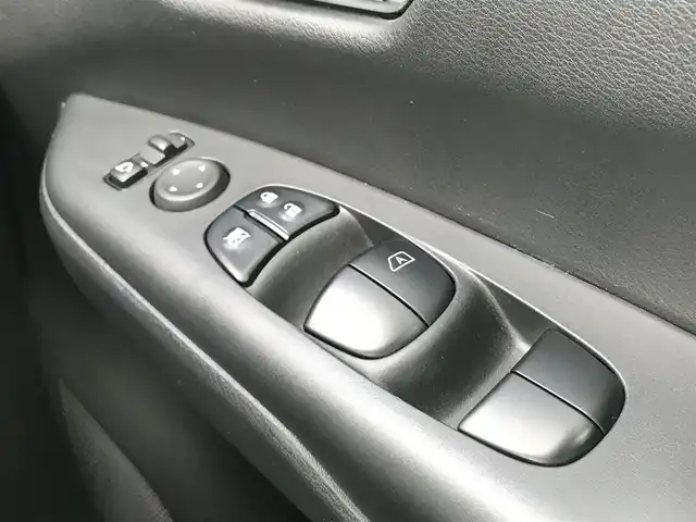 日産 セレナ e－パワー ハイウェイスター V 鳥取県 2020(令2)年 3.5万km ダイヤモンドブラック 純正10インチナビ/フルセグ/CD/DVD/BT/アラウンドビューモニター/純正フリップダウンモニター/ドライブレコーダー・ETC/プロパイロット/エマージェンシーブレーキ/ブラインドスポットモニター/両側パワースライドドア/電動パーキングブレーキ/LEDヘットライト/純正16インチアルミホイール/プッシュエンジンスタート/スマートキー×２