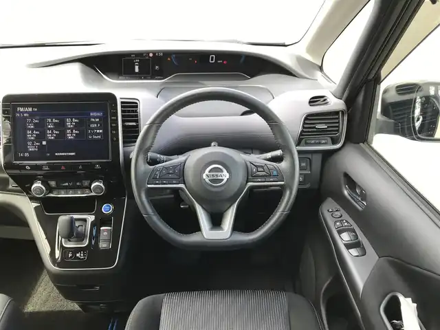 日産 セレナ e－パワー ハイウェイスター V 鳥取県 2020(令2)年 3.5万km ダイヤモンドブラック 純正10インチナビ/フルセグ/CD/DVD/BT/アラウンドビューモニター/純正フリップダウンモニター/ドライブレコーダー・ETC/プロパイロット/エマージェンシーブレーキ/ブラインドスポットモニター/両側パワースライドドア/電動パーキングブレーキ/LEDヘットライト/純正16インチアルミホイール/プッシュエンジンスタート/スマートキー×２