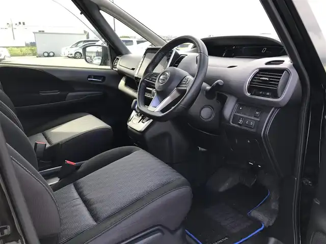 日産 セレナ e－パワー ハイウェイスター V 鳥取県 2020(令2)年 3.5万km ダイヤモンドブラック 純正10インチナビ/フルセグ/CD/DVD/BT/アラウンドビューモニター/純正フリップダウンモニター/ドライブレコーダー・ETC/プロパイロット/エマージェンシーブレーキ/ブラインドスポットモニター/両側パワースライドドア/電動パーキングブレーキ/LEDヘットライト/純正16インチアルミホイール/プッシュエンジンスタート/スマートキー×２