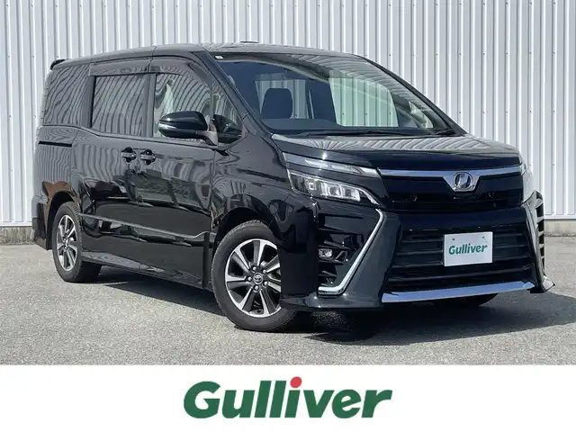 トヨタ ヴォクシー ZS 福岡県 2017(平29)年 4.1万km ブラック ・ALPINE大型ナビ/・両側パワースライドドア /・ダブルサンルーフ /・ダブルエアコン /・フルセグTV /・AppleCarPlay/AndroidAuto /・後席サンシェード /・トヨタセーフティセンス /・ETC/・電格ミラー/・LEDヘッドライト/・ステアリングスイッチ/・スマートキー/プッシュスタート