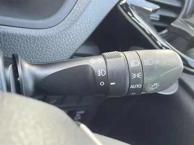 トヨタ ヴォクシー ZS 福岡県 2017(平29)年 4.1万km ブラック ・ALPINE大型ナビ/・両側パワースライドドア /・ダブルサンルーフ /・ダブルエアコン /・フルセグTV /・AppleCarPlay/AndroidAuto /・後席サンシェード /・トヨタセーフティセンス /・ETC/・電格ミラー/・LEDヘッドライト/・ステアリングスイッチ/・スマートキー/プッシュスタート