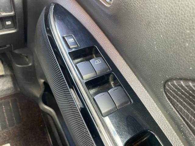 日産 デイズ ルークス ハイウェイスターX 岩手県 2017(平29)年 4.1万km ホワイトパール 純正ナビ　Ｂｌｕｅｔｏｏｔｈ／ＣＤ／ＤＶＤ／フルセグＴＶ　/バックカメラ　/全方位カメラ　/４ＷＤ/前方ドライブレコーダー　/運転席シートヒーター　/片側パワースライドドア/フルフラットシート